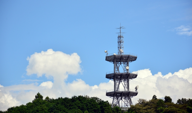 電波塔 マイクロ波 イメージ画像