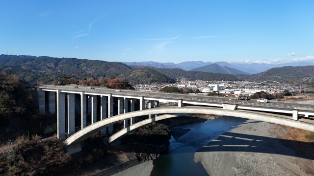 コンクリート　橋梁　景色